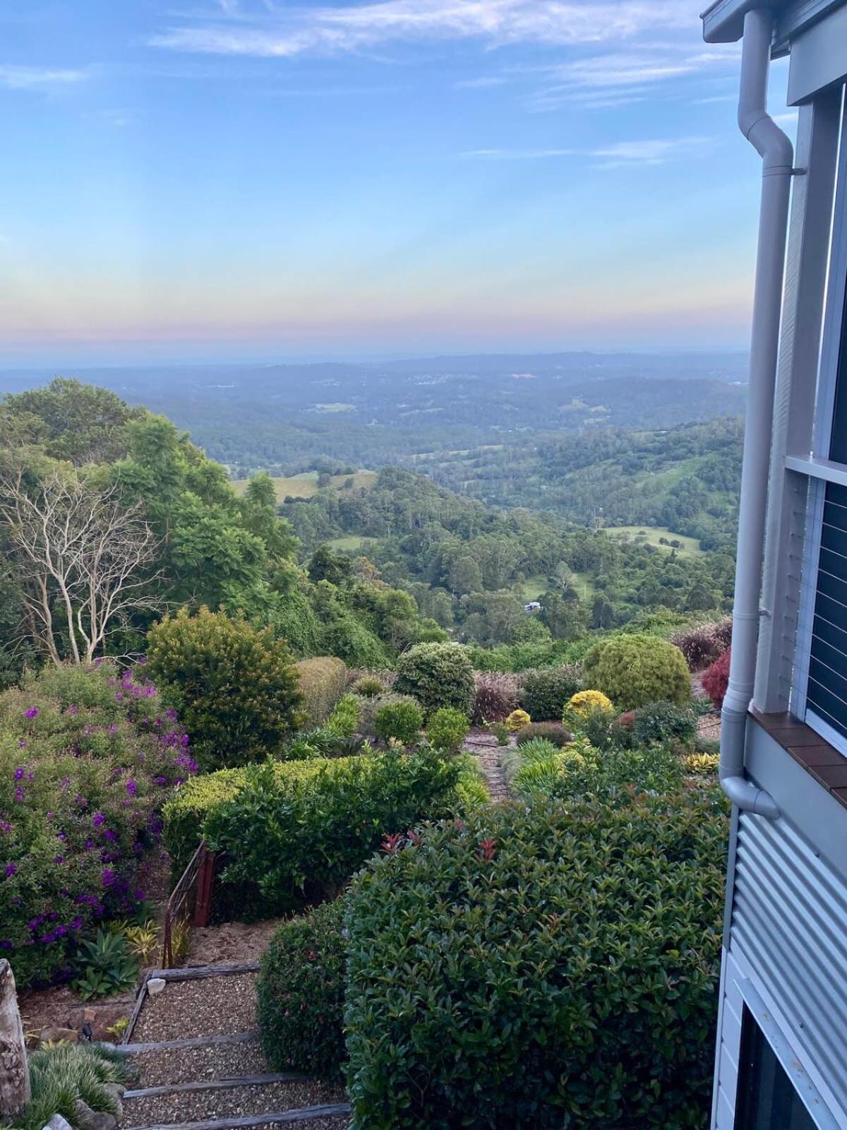 Flaxton Garden Home With Spectacular Coastal Views Монтвил Екстериор снимка